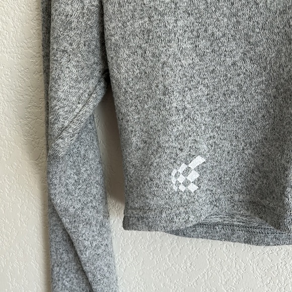 Jed North cropped long sleeve workout top - Picture 3 of 3